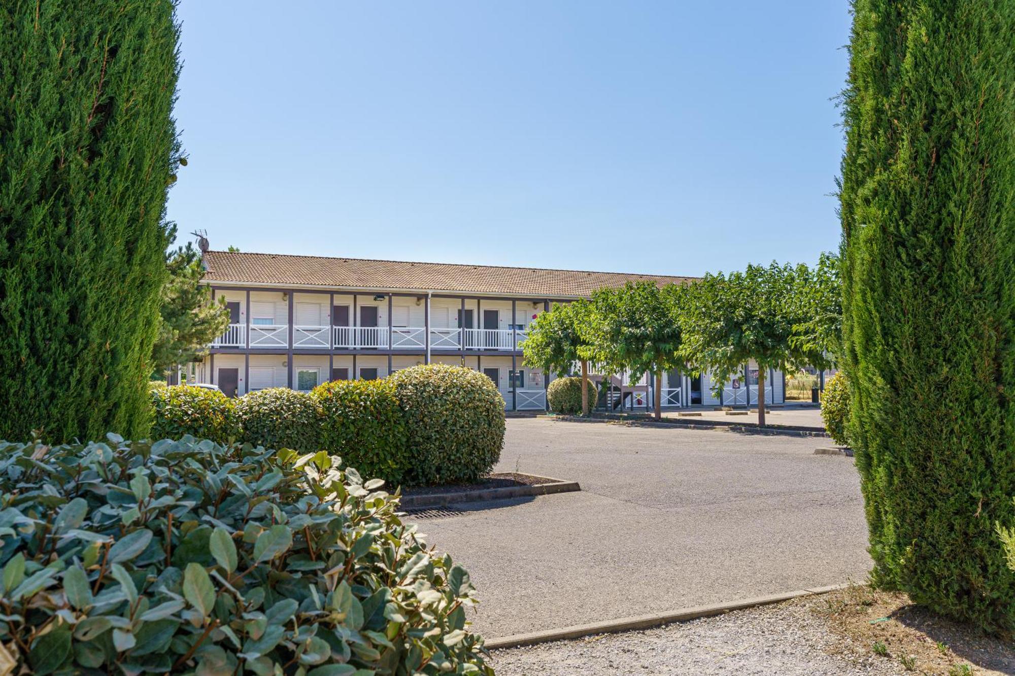 Brit Hotel Confort Manosque Cadarache Exterior photo